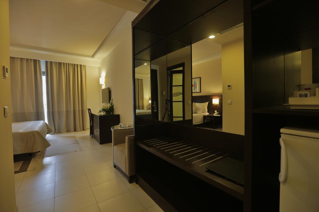 Le Corail Suites Hotel Tunis Exterior foto