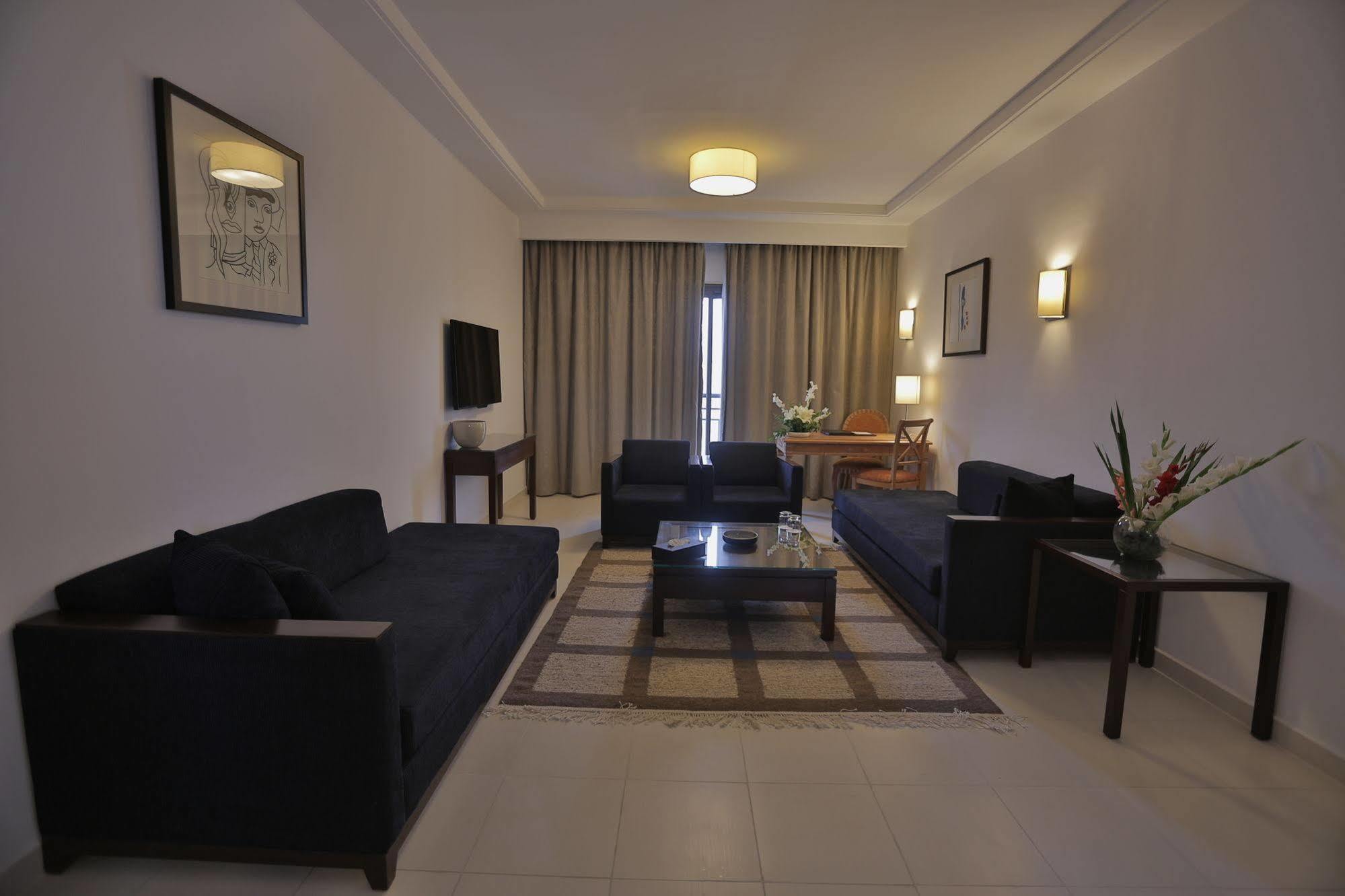 Le Corail Suites Hotel Tunis Exterior foto