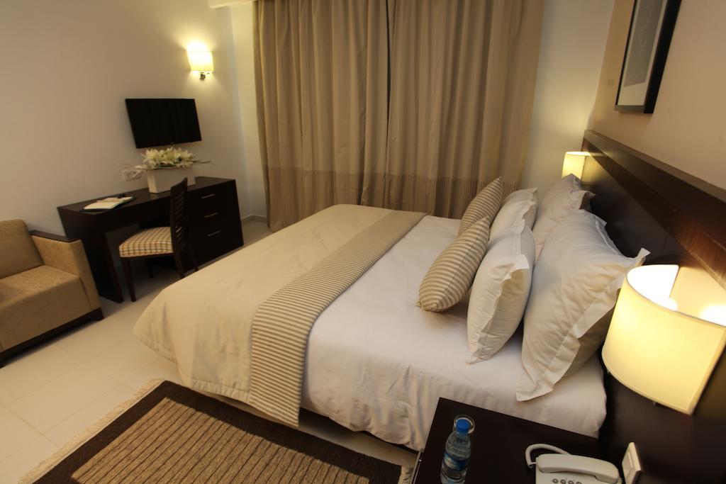 Le Corail Suites Hotel Tunis Exterior foto